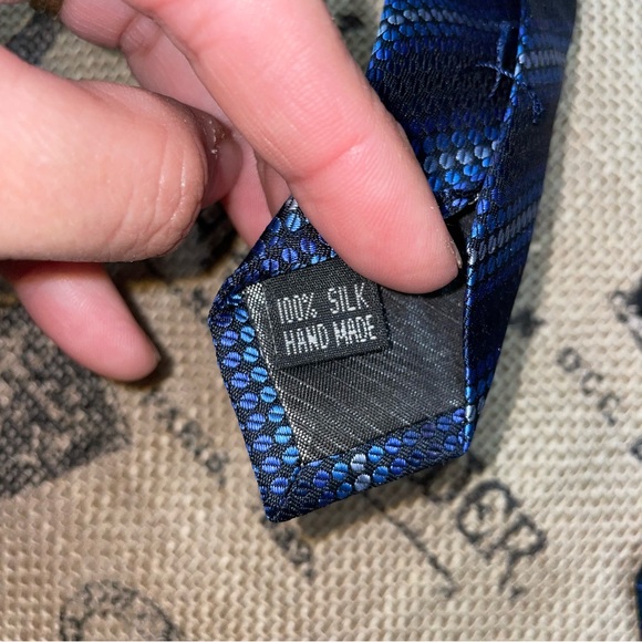 Alberto Zerra Blue/White Print Silk Tie One Size 

Excellent Condition - Picture 10 of 10